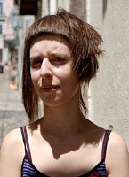 asymetryczne fryzury krótkie - uczesanie damskie zdjęcie numer 121B